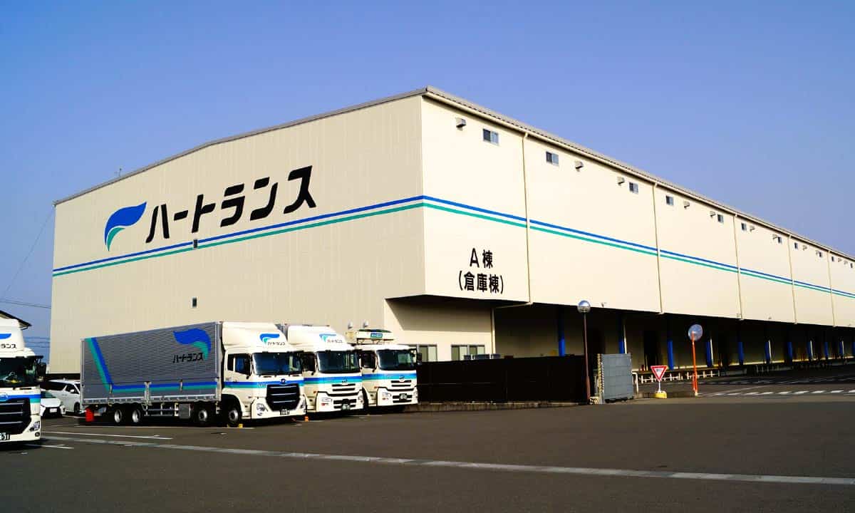 倉庫外観